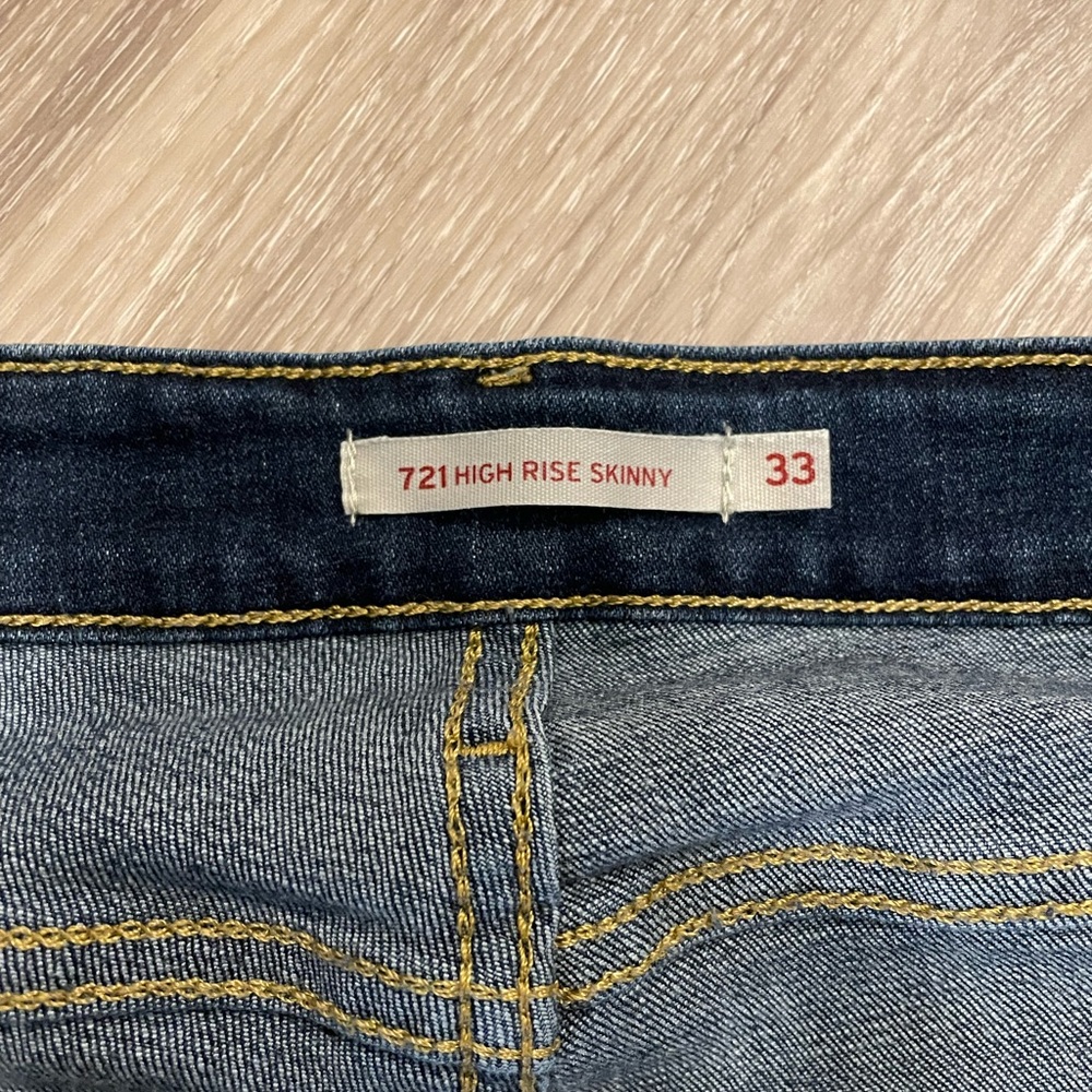 Levi’s 721 High Rise Skinny- 33W30L